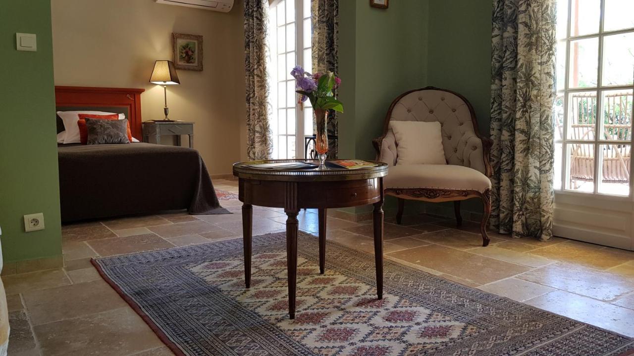 Pierres Blanches Bed and Breakfast Cotignac Εξωτερικό φωτογραφία